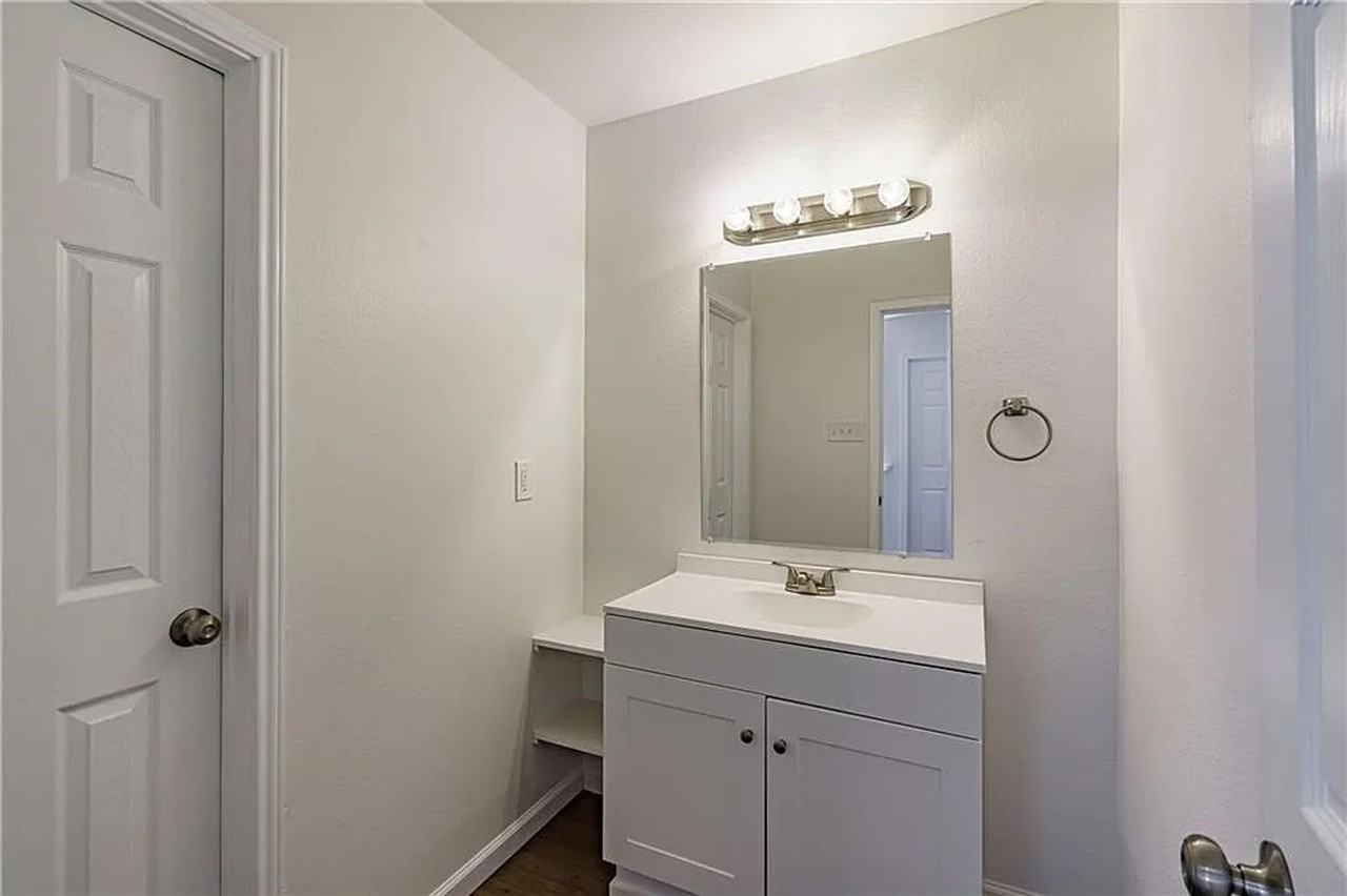 5000 Teri Rd #B - Photo 3 of 12