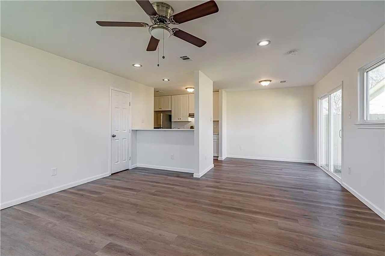 5000 Teri Rd #B - Photo 7 of 12