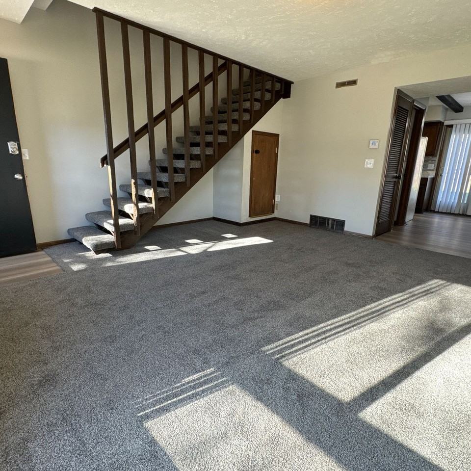 Valley View Apartments - Photo 4 of 39