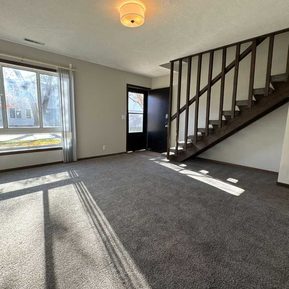 Valley View Apartments - Photo 5 of 39