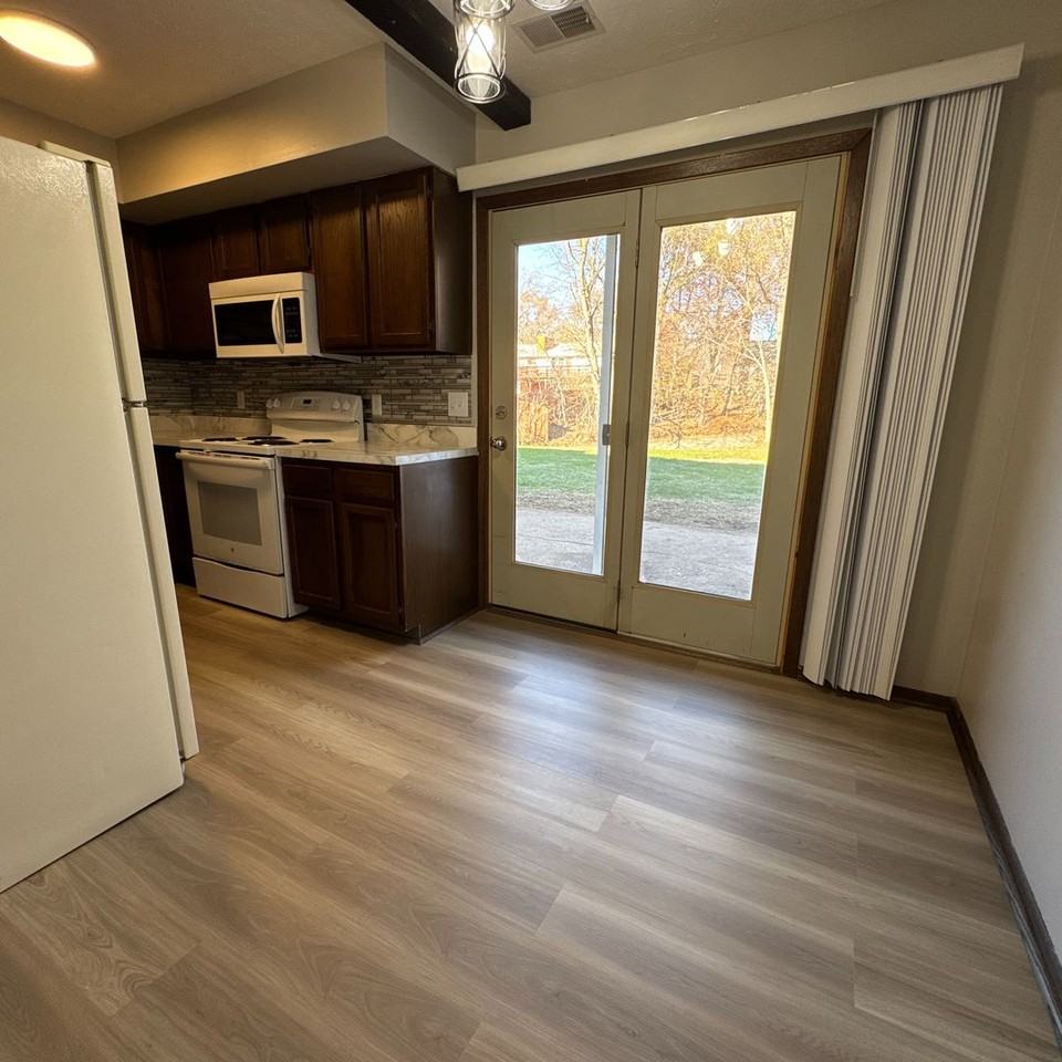 Valley View Apartments - Photo 2 of 39