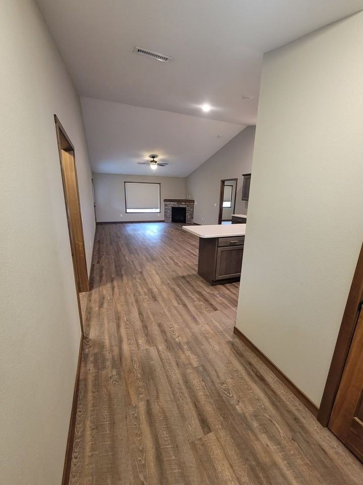 2442 Parkview - Photo 4 of 22