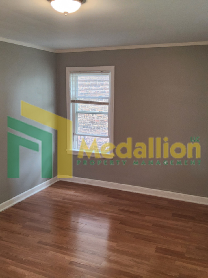 8639 S King Dr - Photo 2 of 21