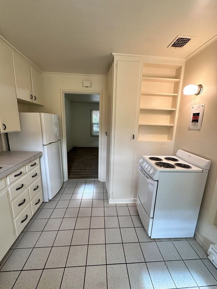 414 W 10th Ave - Photo 3 of 11