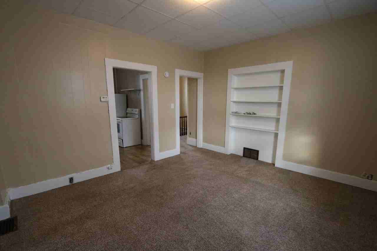 1103 S 5th St - Photo 2 of 10