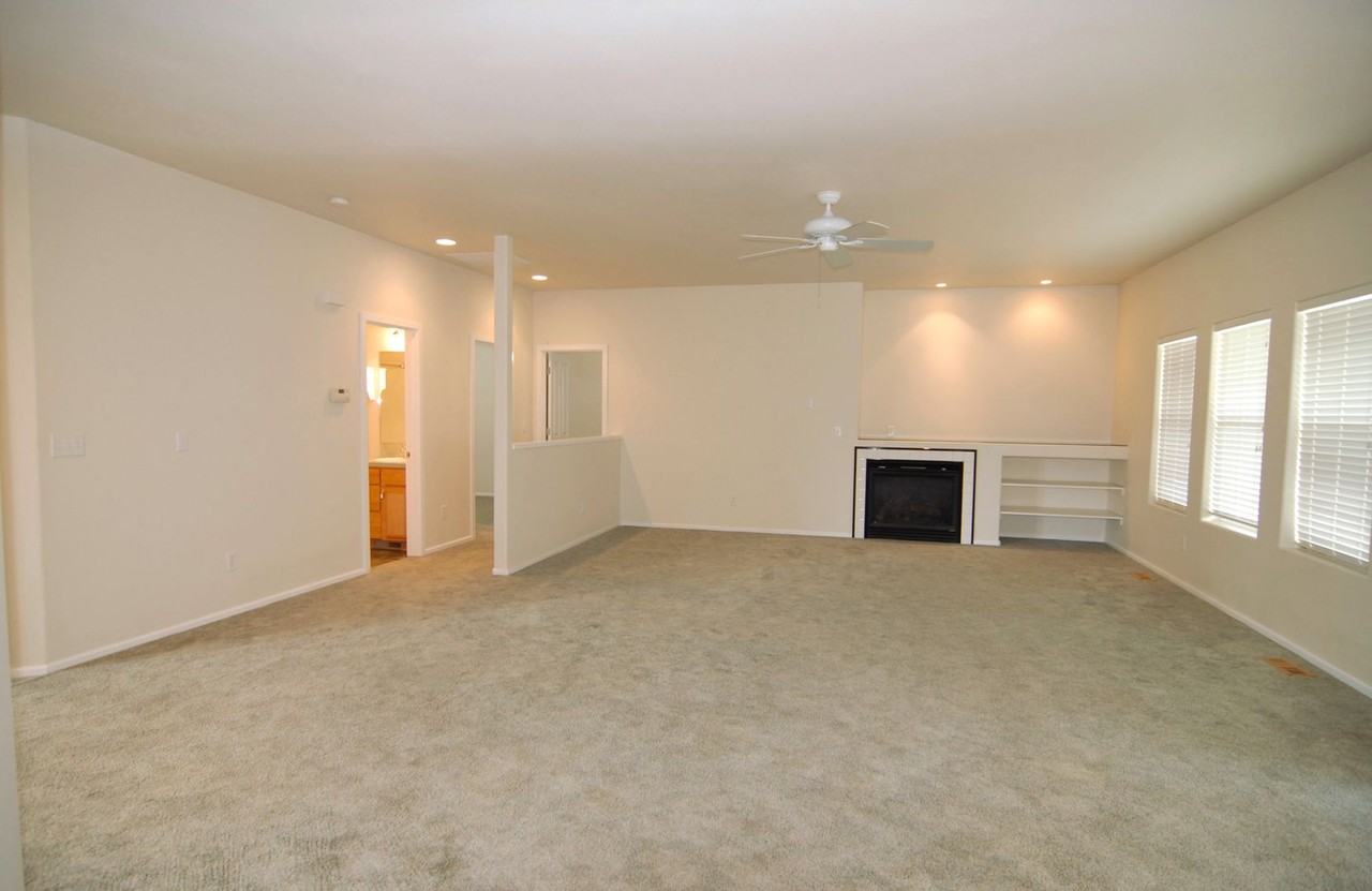 3406 Nw Essex Ct - Photo 7 of 31