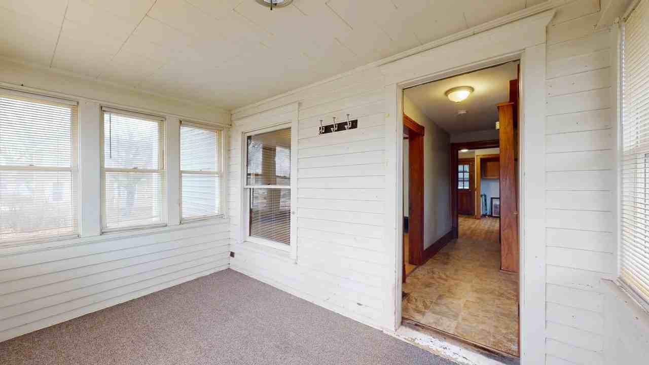 1320 5th St - Photo 2 of 30