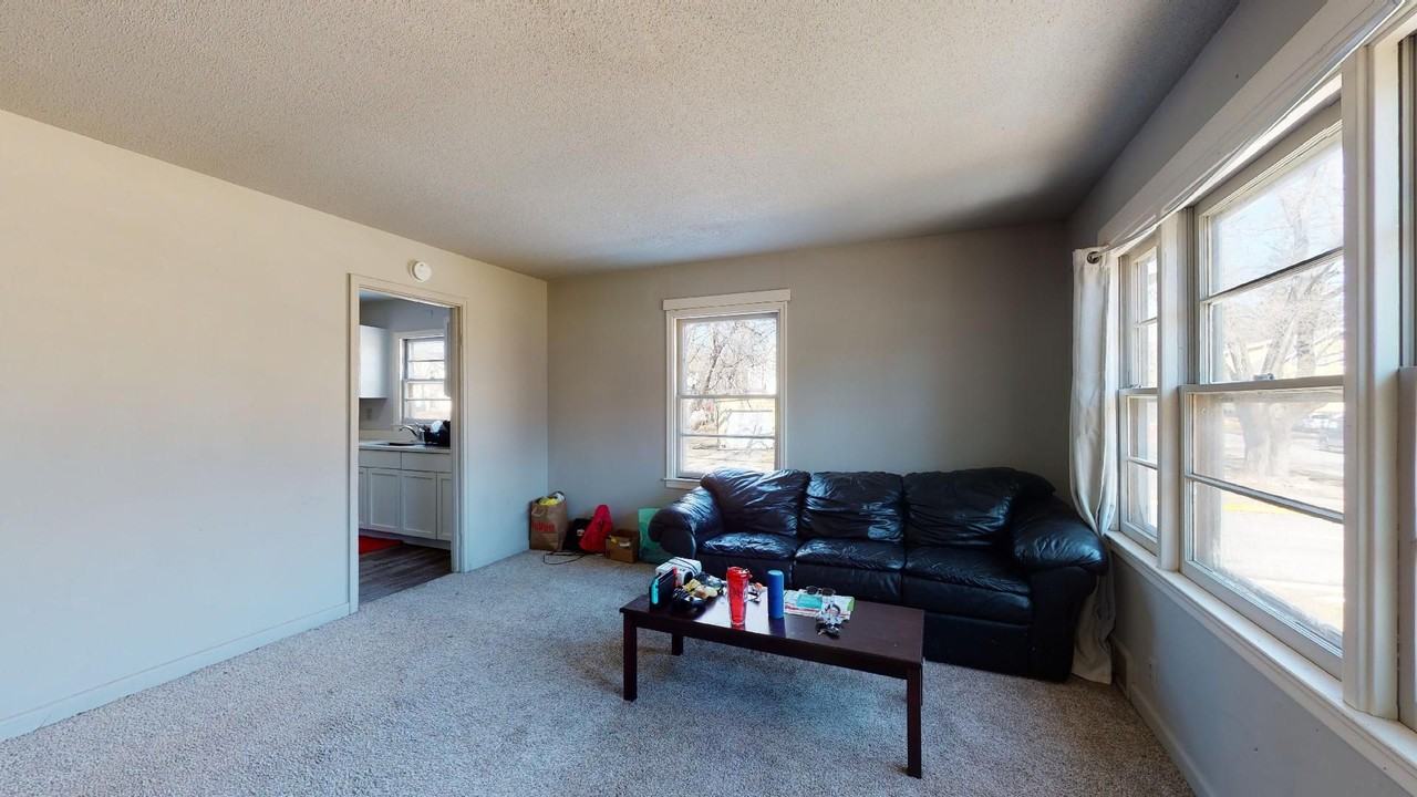 135 N Wilmoth Ave - Photo 4 of 17