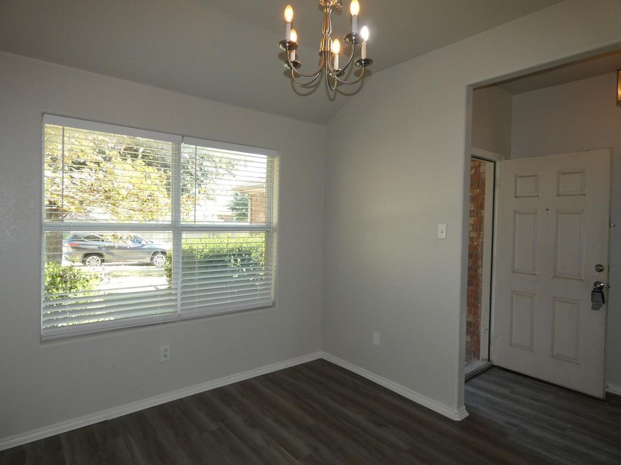 5817 Thoroughbred Ct - Photo 3 of 19