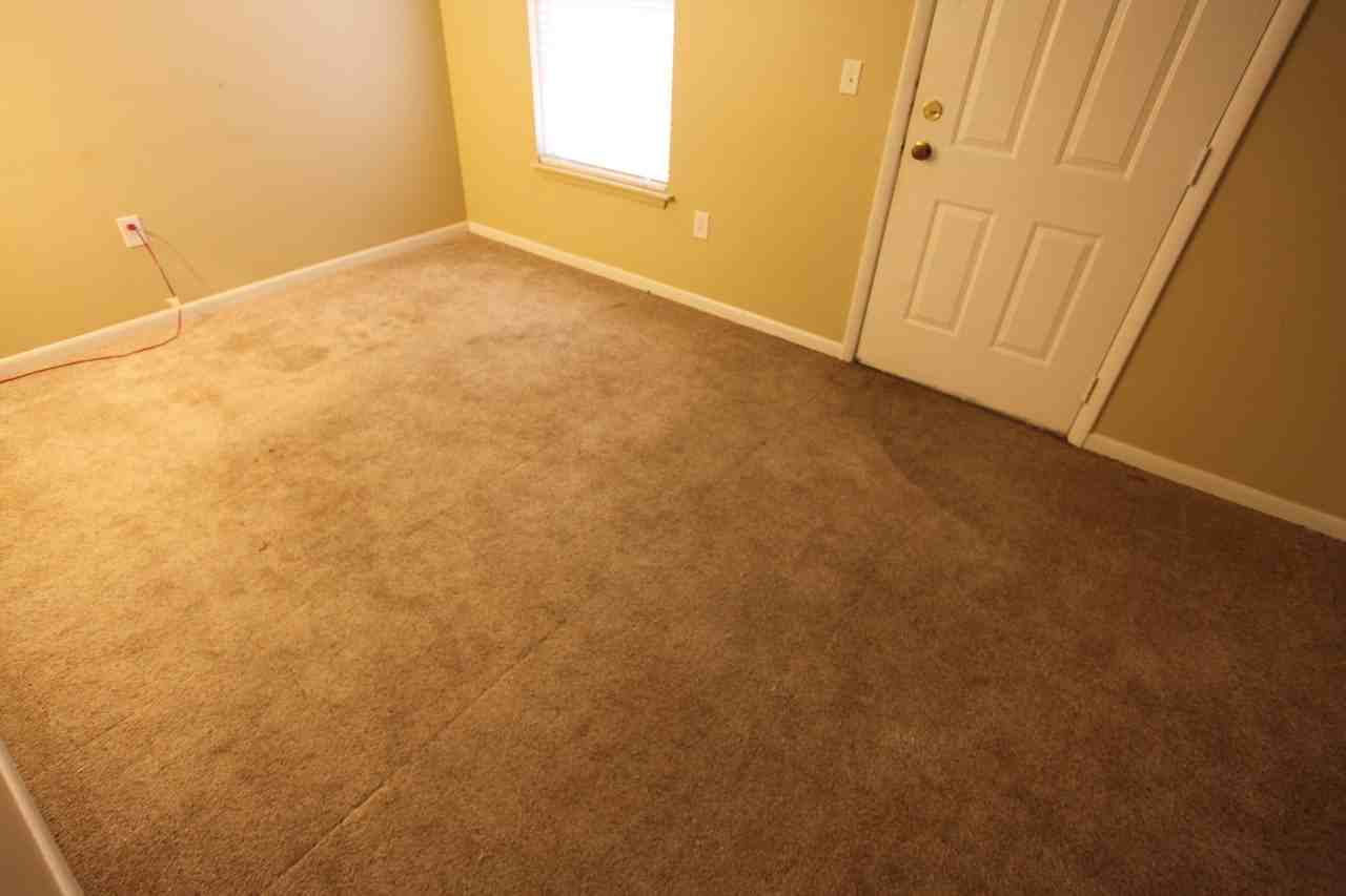 168 East University Drive #L105 - Photo 4 of 7