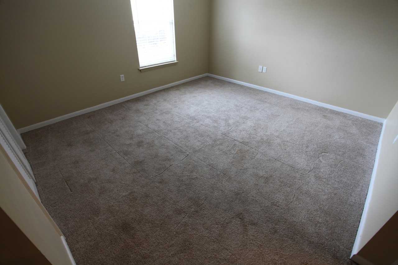 168 East University Drive #L105 - Photo 6 of 7