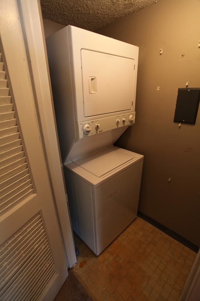 168 East University Drive #L105 - Photo 7 of 7