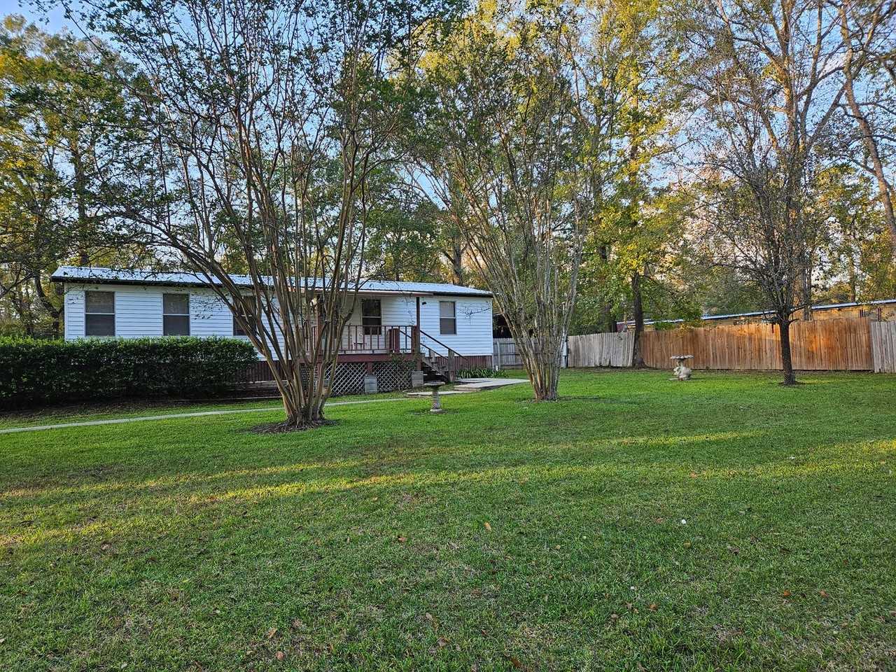 14655 Lucien St - Photo 2 of 15