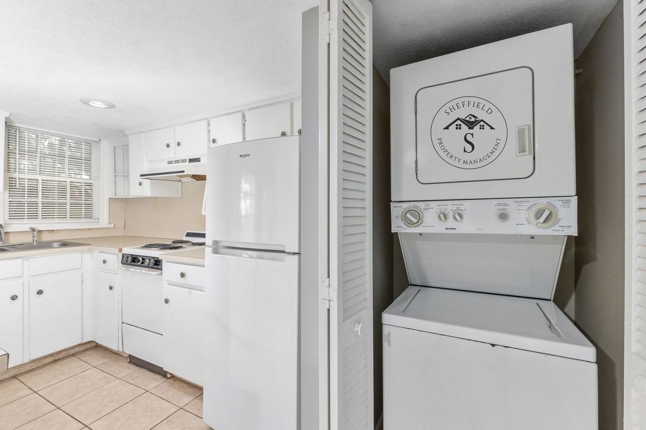 1821 Wildwood Ave - Photo 3 of 10