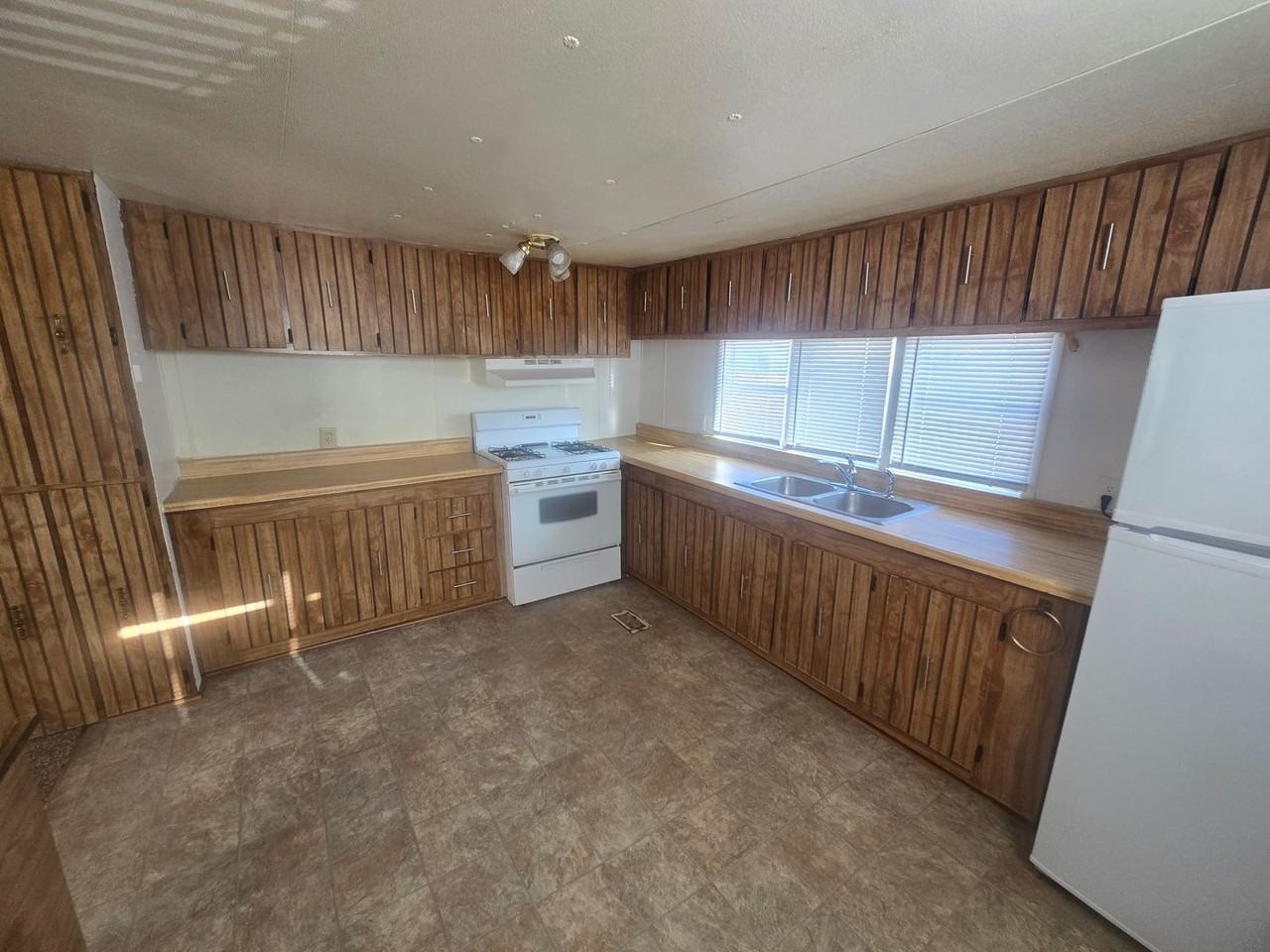 22 Blue Star Dr - Photo 3 of 13