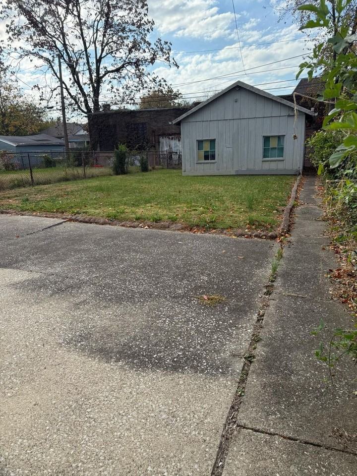 1846 W Kentucky St - Photo 3 of 7