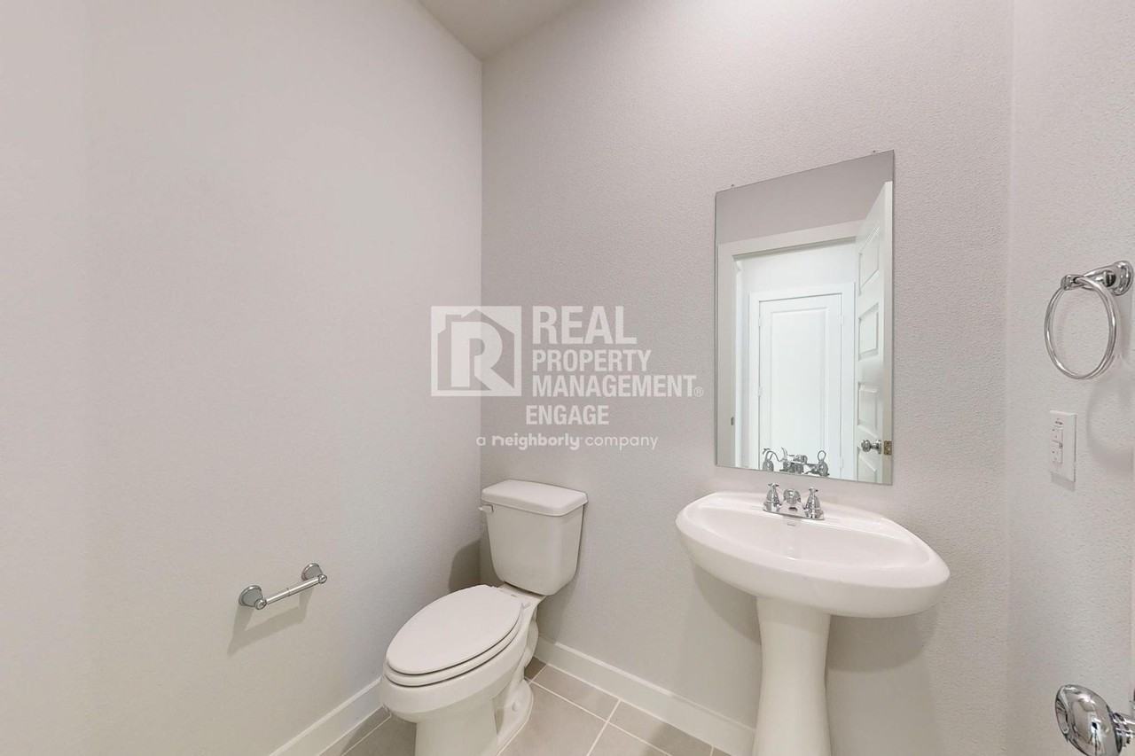 217 Caliber Ct - Photo 7 of 48