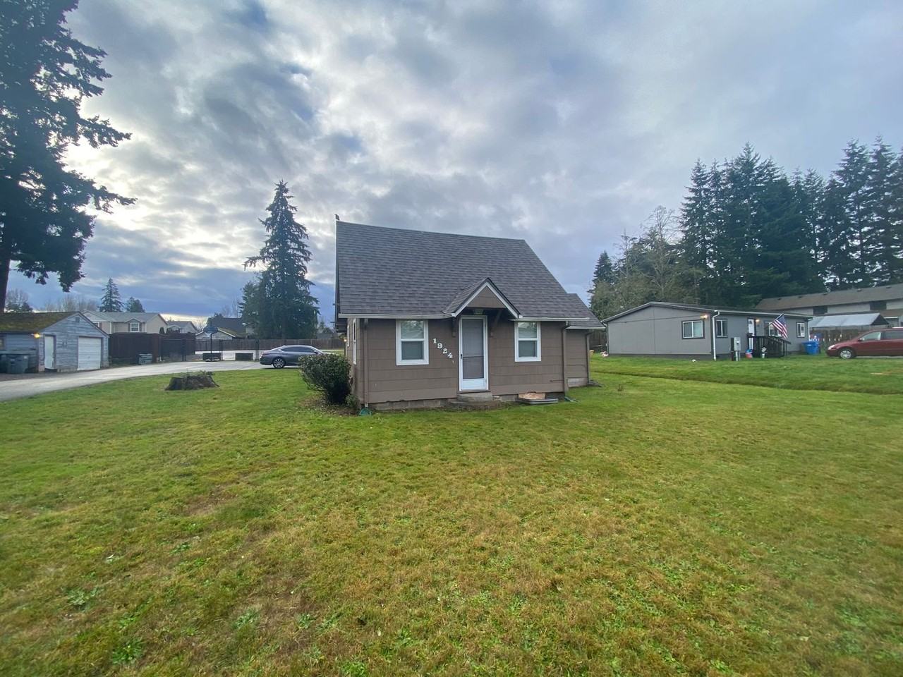 1924 84th St E - Photo 2 of 19