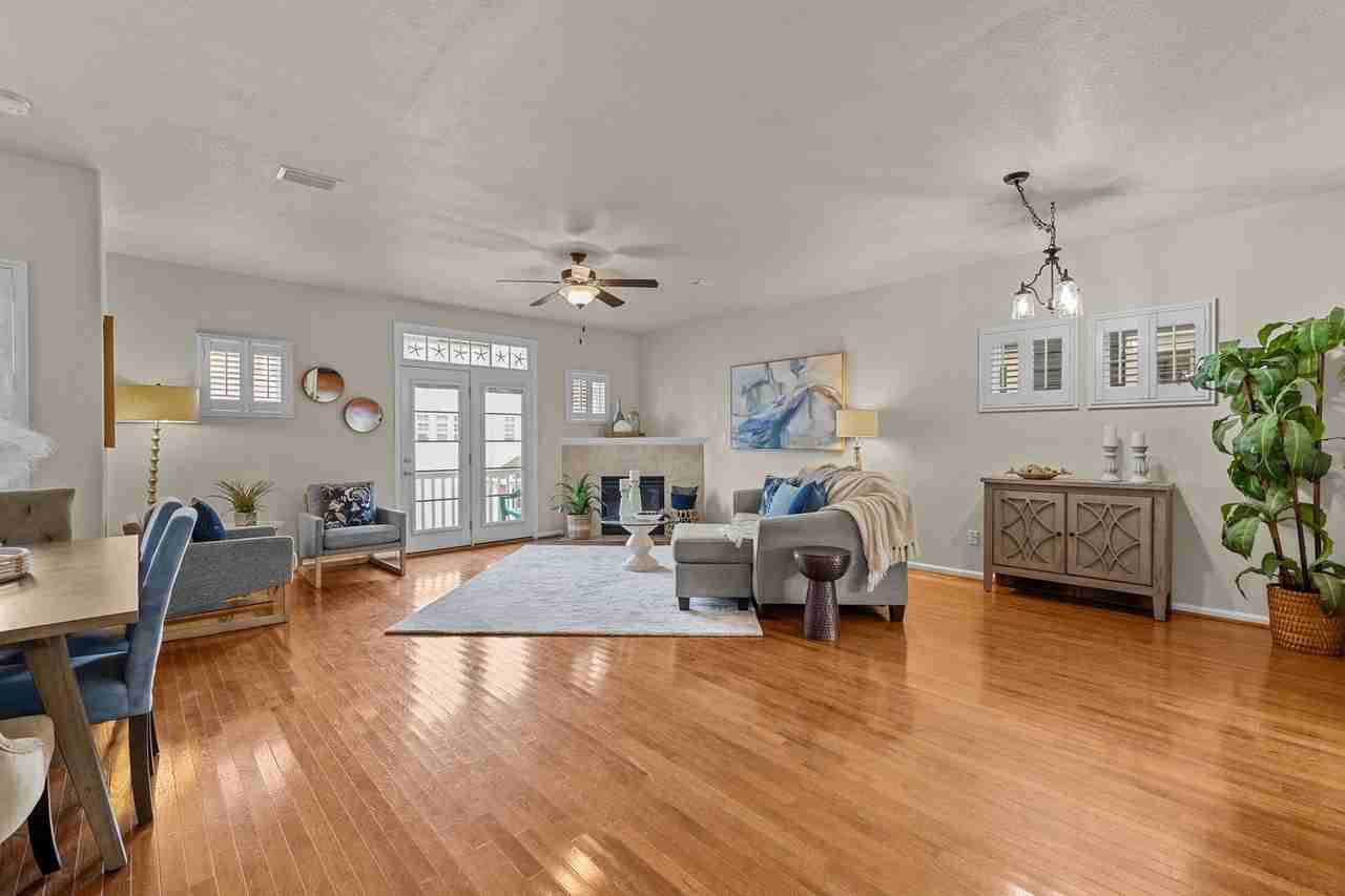 9518 3rd Bay St - Photo 6 of 42