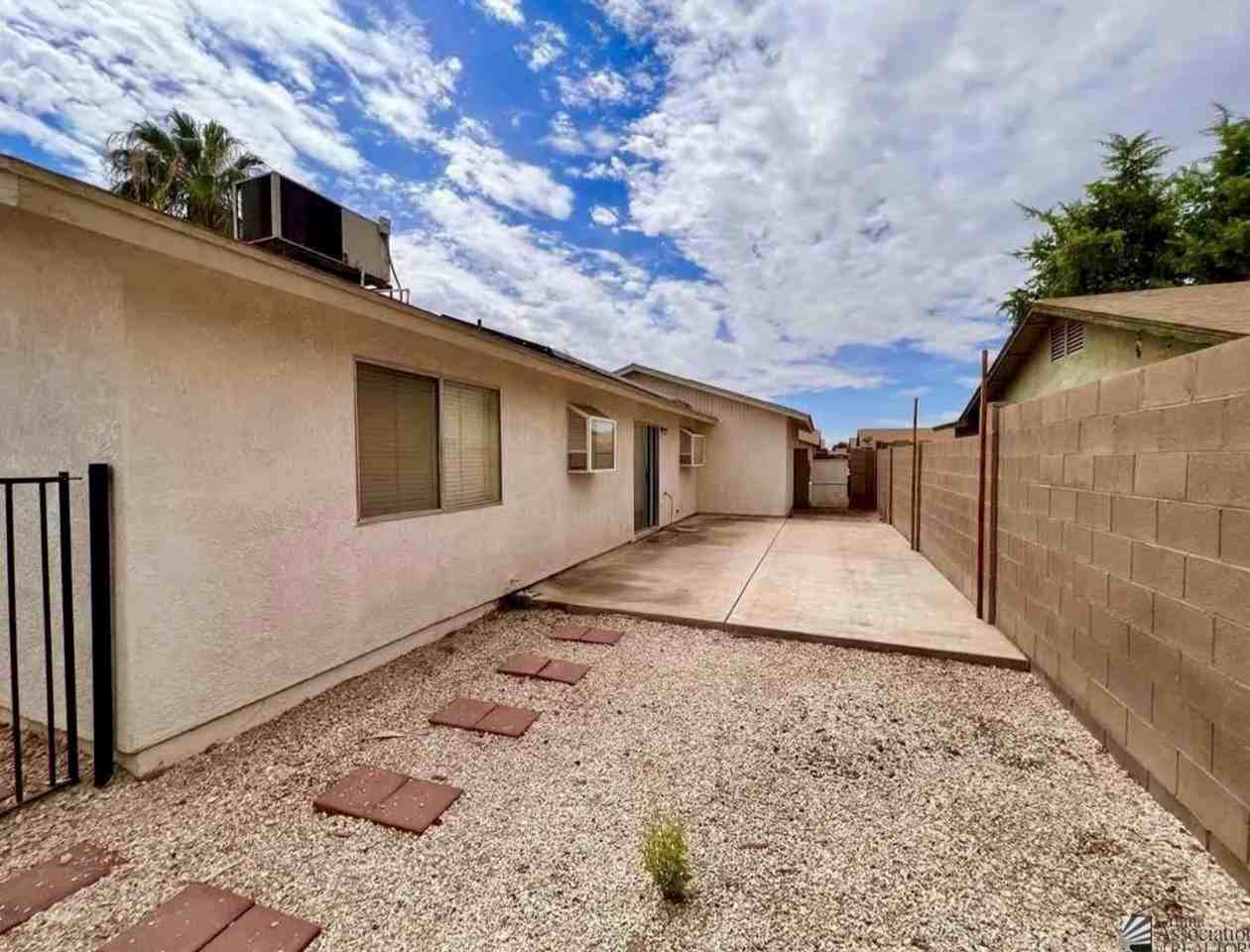 2950 W 27th Pl - Photo 4 of 27