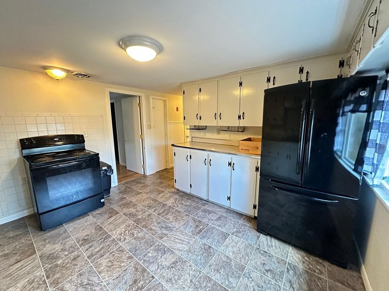 91 W Main St - Photo 2 of 20