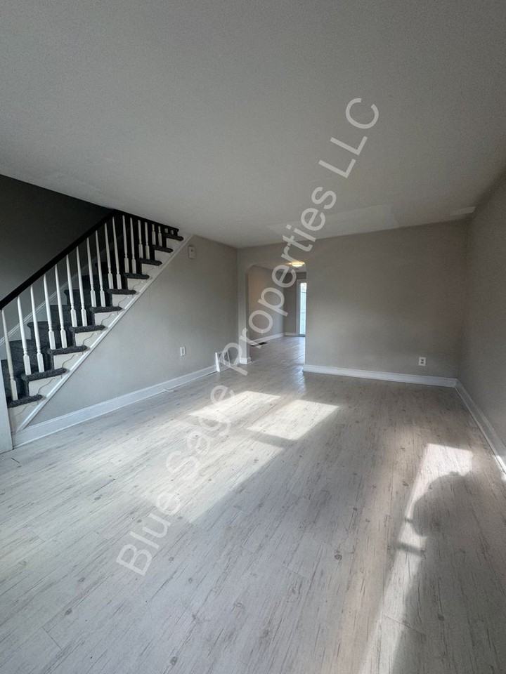 5373 Delmar Dr - Photo 2 of 19