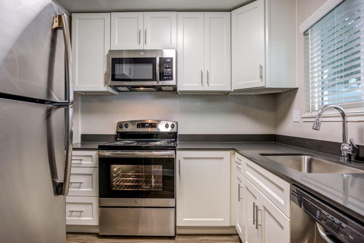 1070 San Miguel Rd - Photo 6 of 10