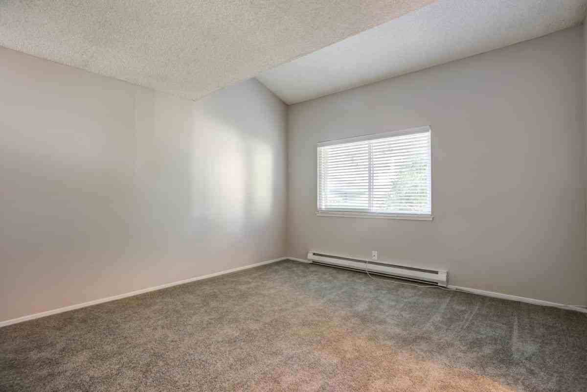 1070 San Miguel Rd - Photo 7 of 10