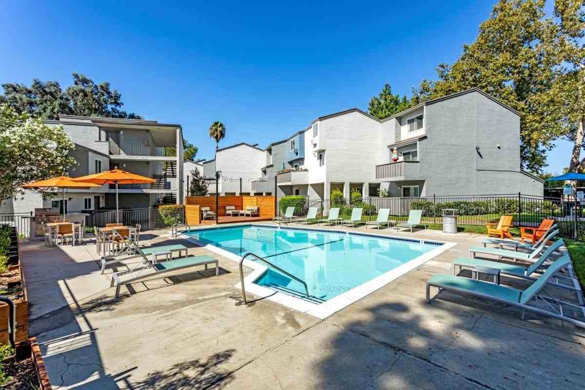 1070 San Miguel Rd - Photo 3 of 10