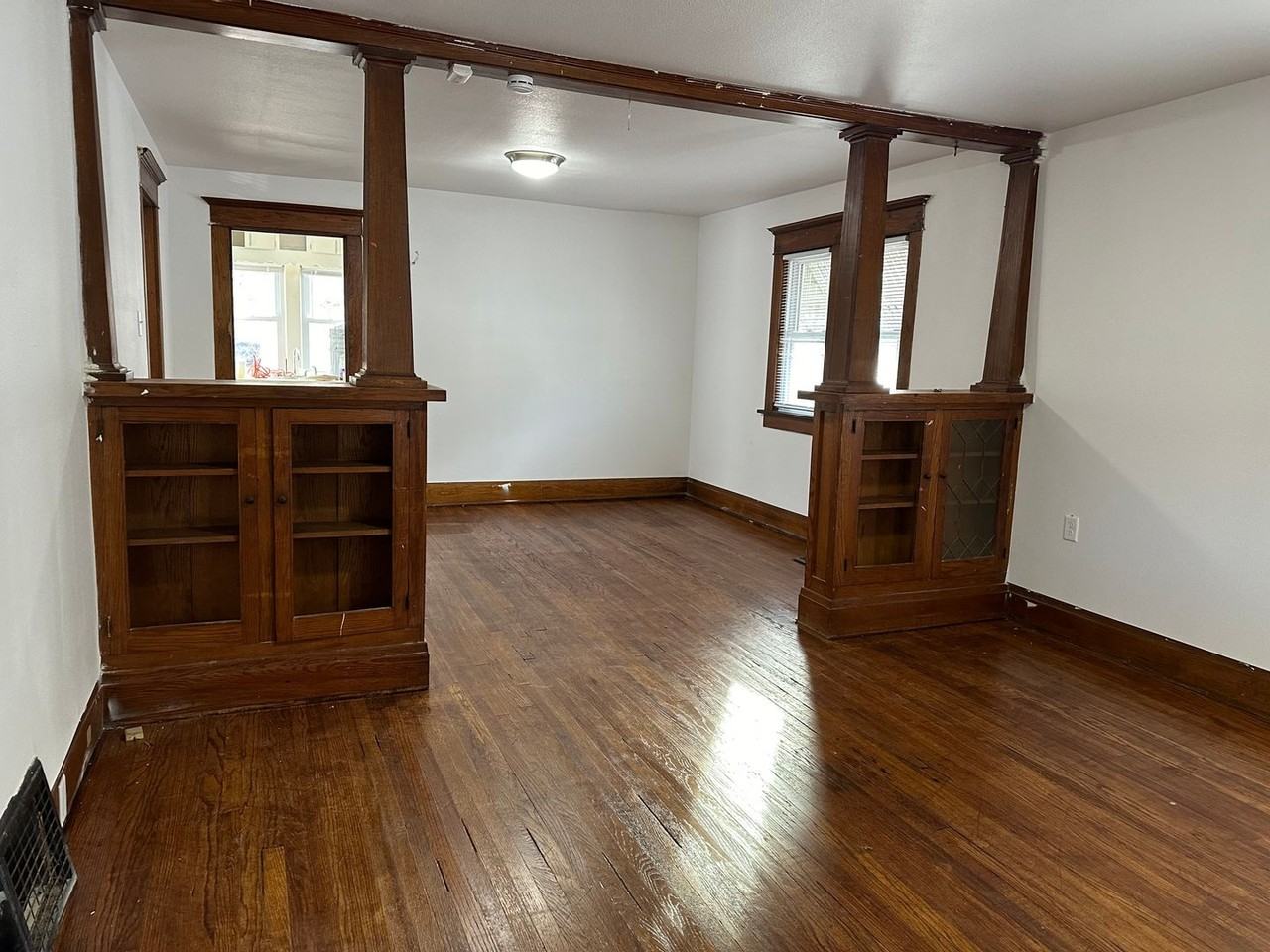 145 W Parker St - Photo 3 of 11