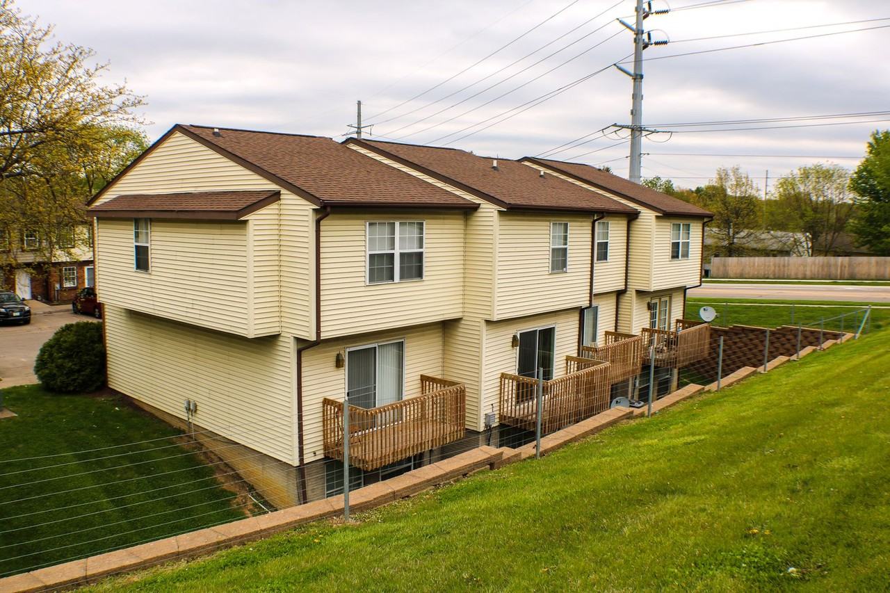 2409 Shady Glen Ct - Photo 3 of 29