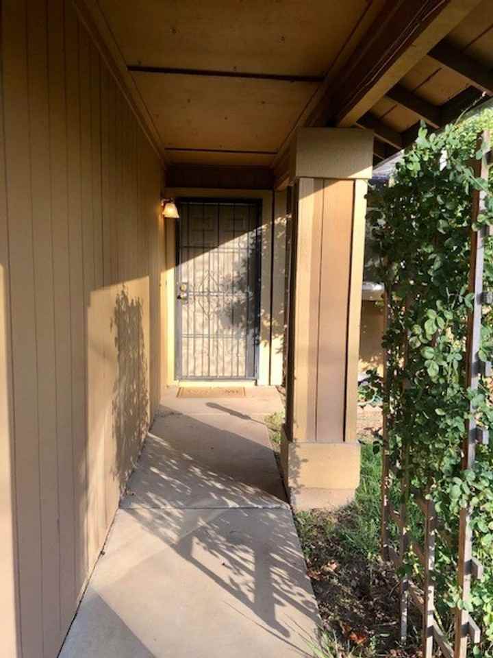 7520 Carriage Dr - Photo 3 of 29