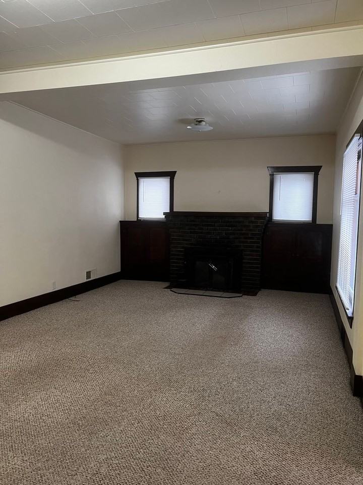 112 E Portland Ave - Photo 2 of 10