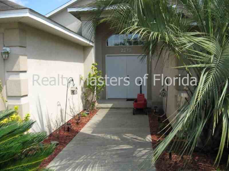 2219 Valley Escondido Dr - Photo 2 of 19