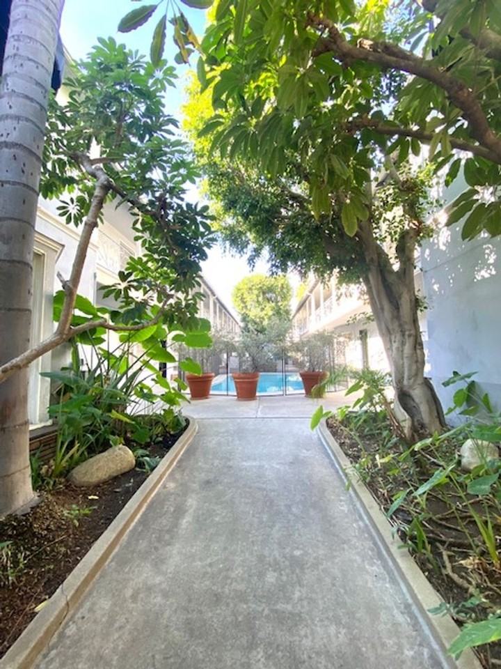 Cherokee - Photo 3 of 21