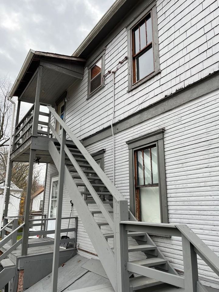 608 Brady Ave - Photo 2 of 8