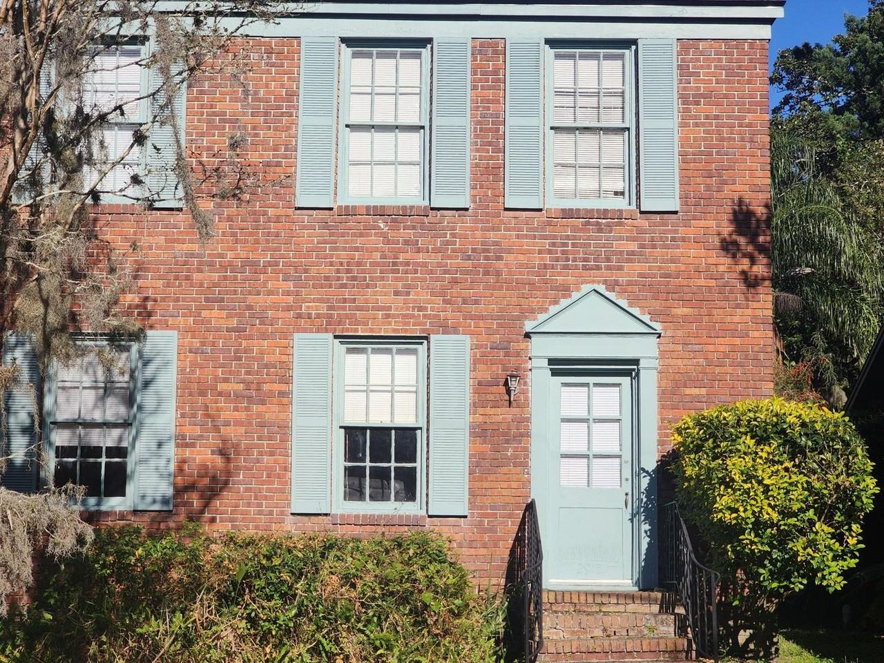 2915 Olga Pl - Photo 2 of 33