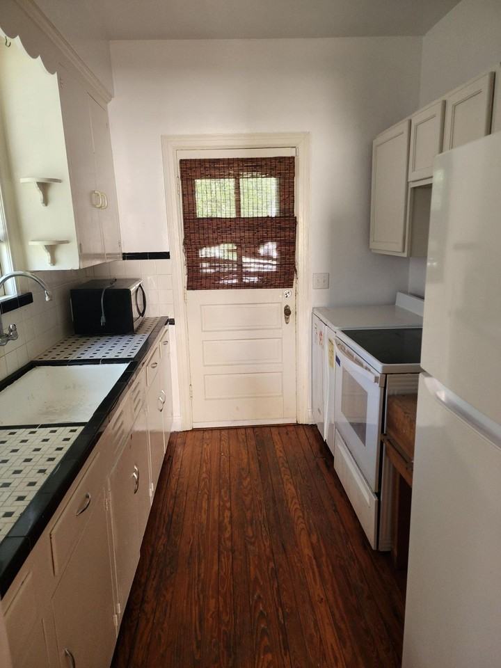 2915 Olga Pl - Photo 3 of 33