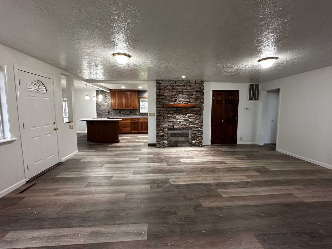 3695 Perrydale Rd - Photo 3 of 12