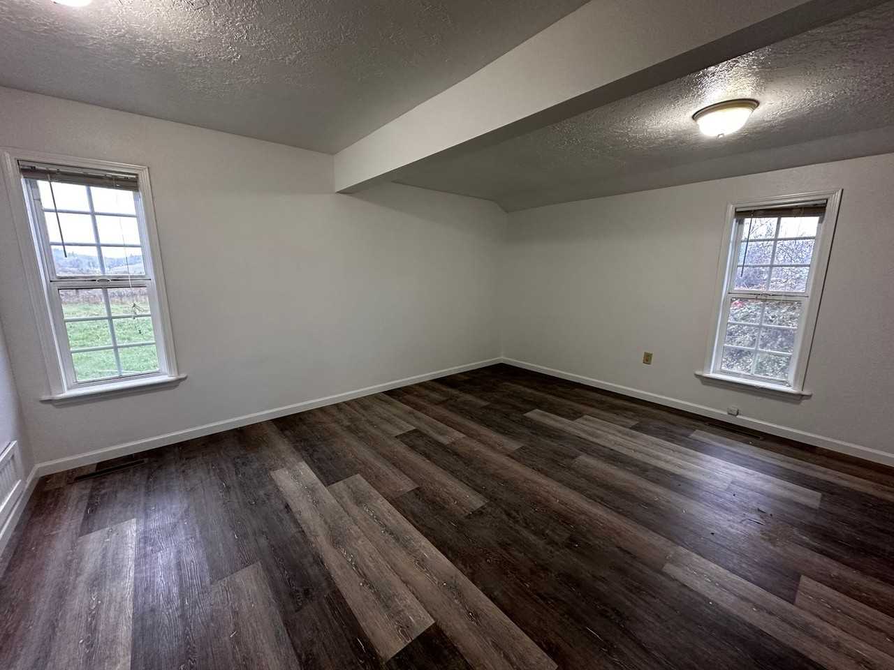 3695 Perrydale Rd - Photo 7 of 12