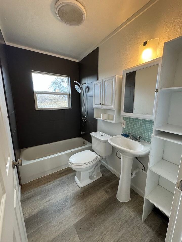 2620 Memorial Dr - Photo 3 of 14