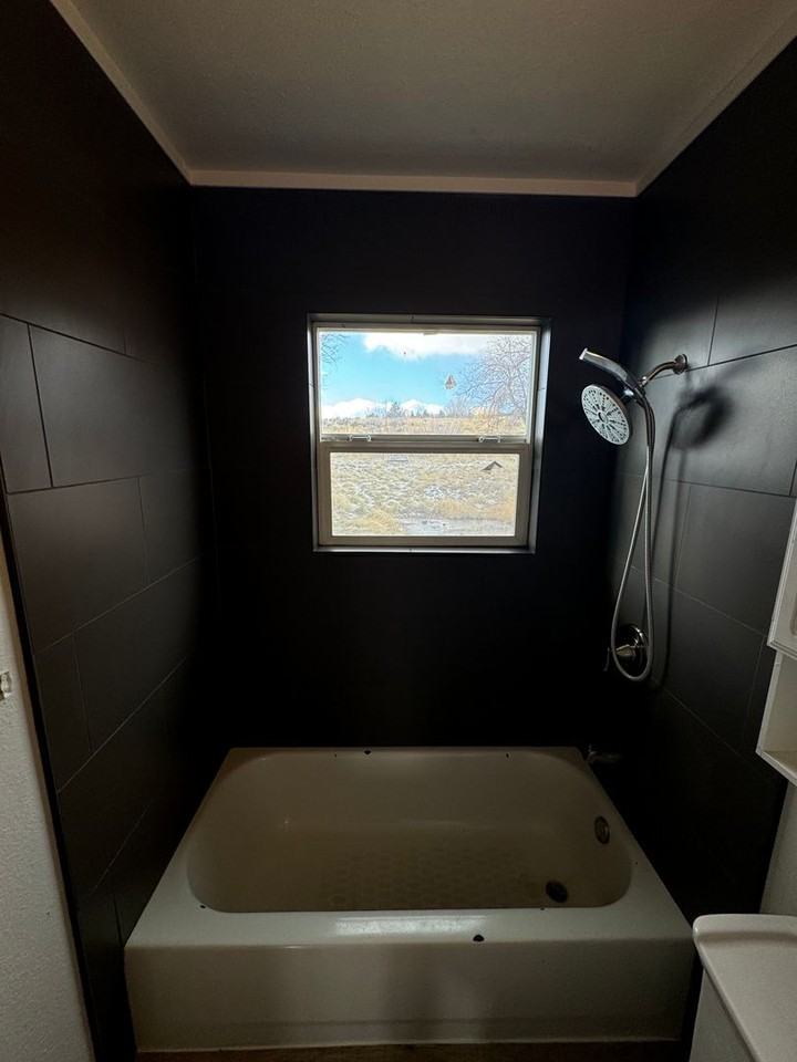 2620 Memorial Dr - Photo 4 of 14