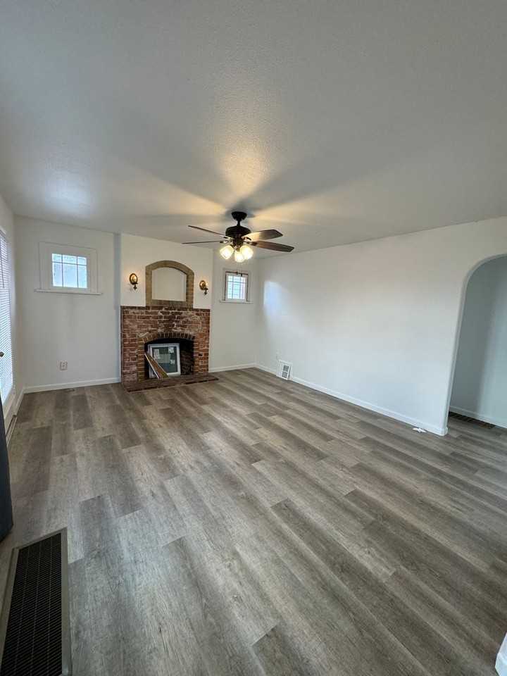 2620 Memorial Dr - Photo 7 of 14