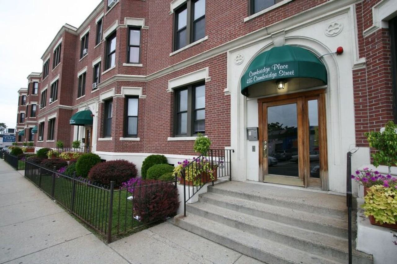 443 Cambridge Street - Photo 6 of 7