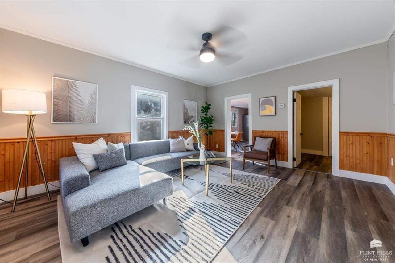 219 E 2nd St - Photo 2 of 17