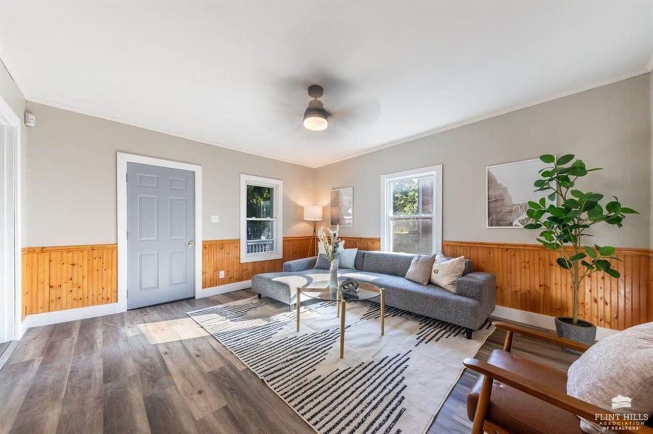 219 E 2nd St - Photo 3 of 17