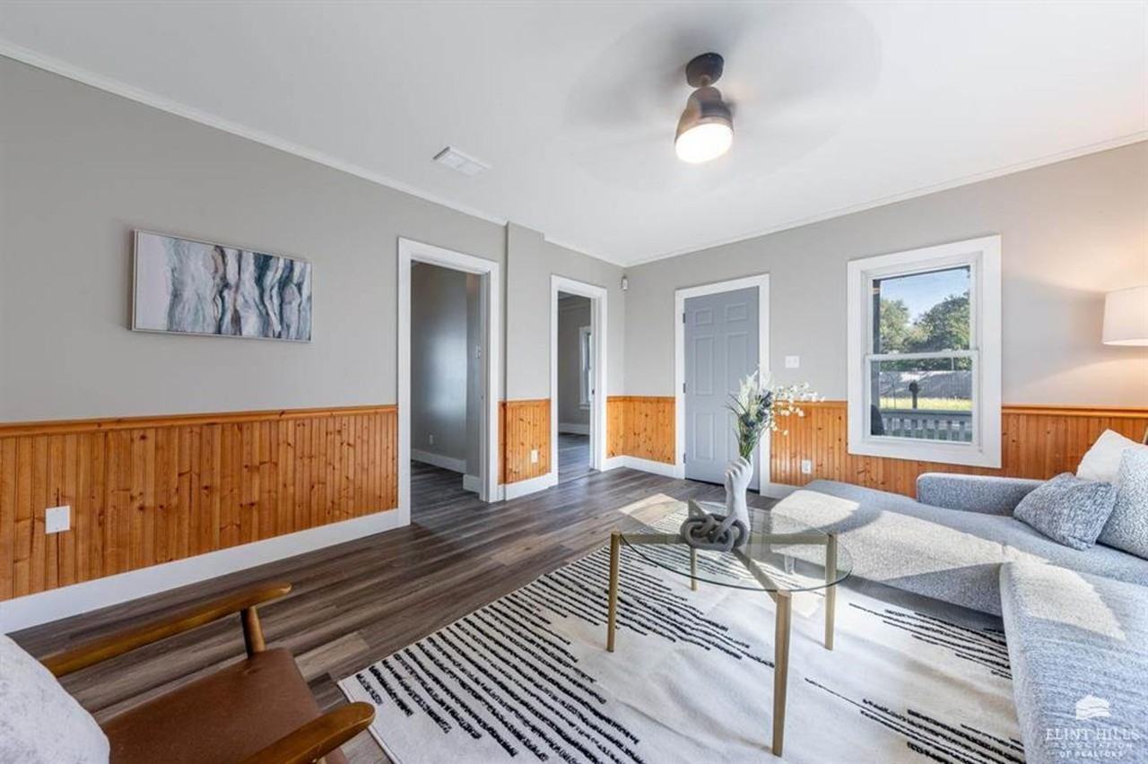 219 E 2nd St - Photo 4 of 17