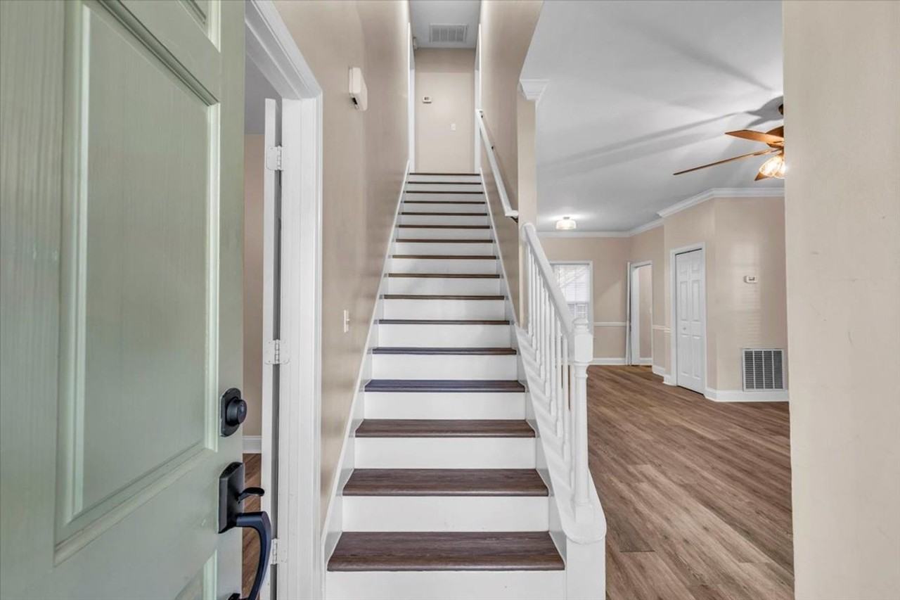 131 Brisbon Hall Dr - Photo 2 of 28