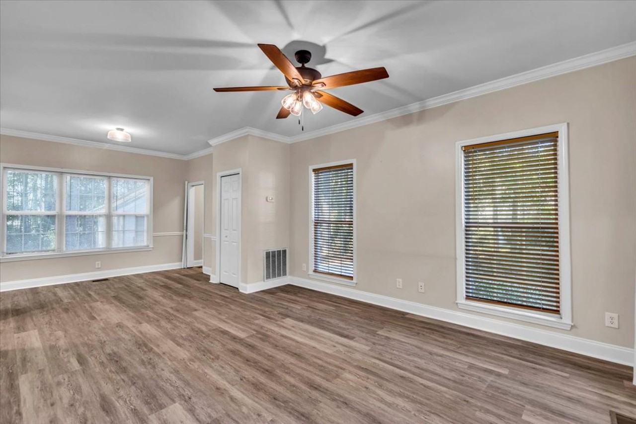 131 Brisbon Hall Dr - Photo 3 of 28