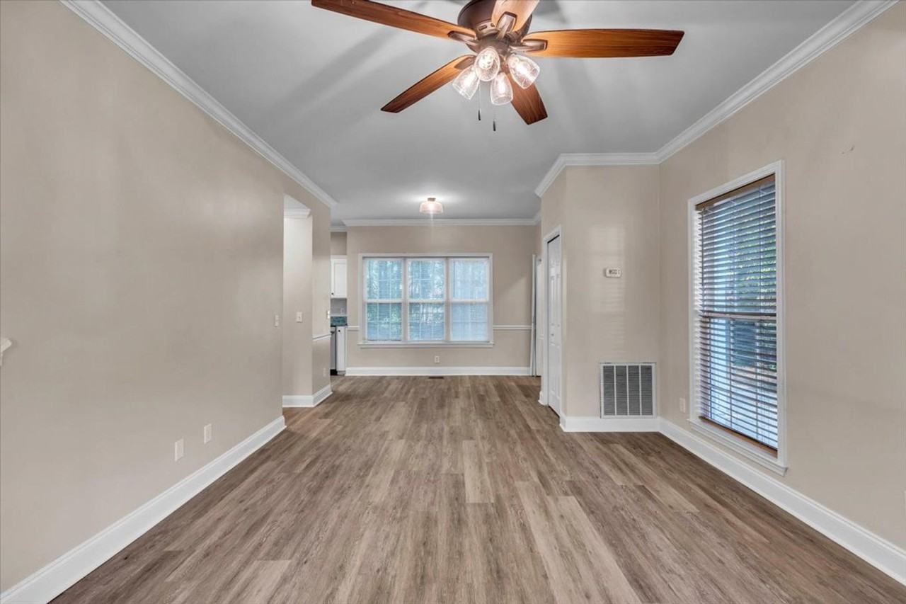 131 Brisbon Hall Dr - Photo 4 of 28